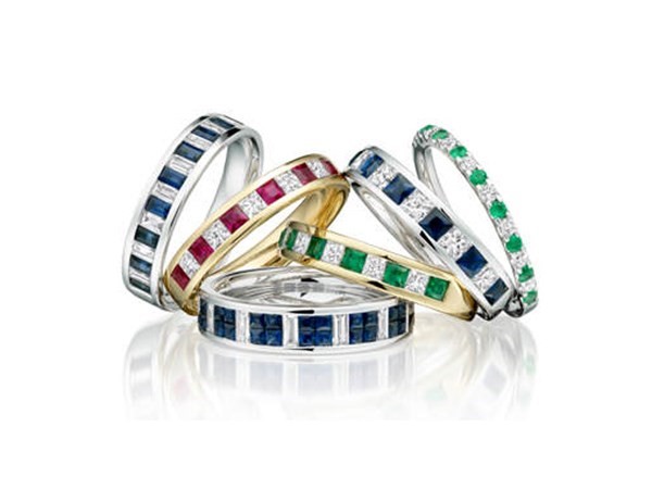 Coloured Gemstone Engagement Rings Grow More Popular: Diamonds and Beyond